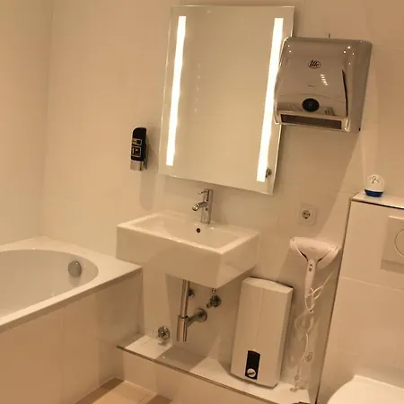 Boardinghouse Apartment *
